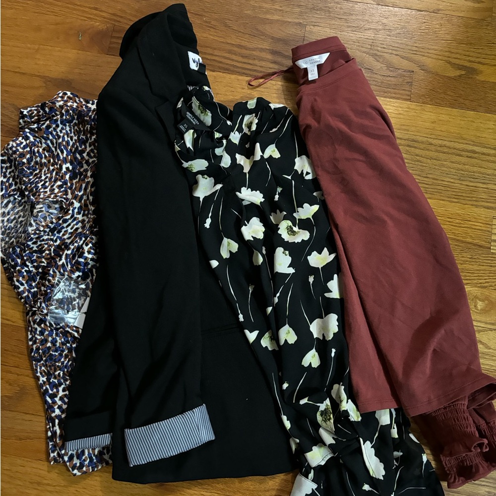 Lot of 4 Women’s / Juniors Work Shirts / Blouses